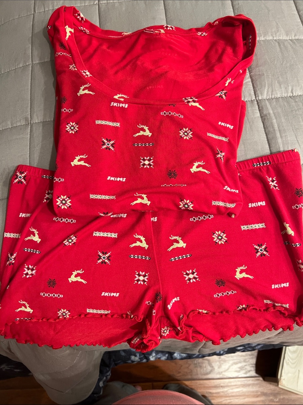 Skins Red Holiday Reindeer Pajama Set size small